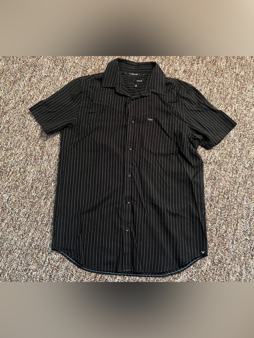Hurley Menโs Cotton Blend Short Sleeve Black Striped Business Casual Shirt M